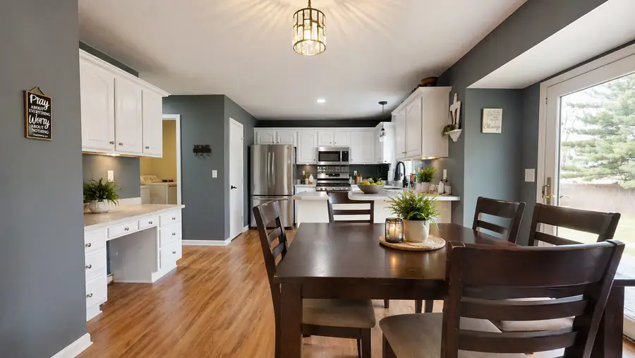 908 Edgewood Drive, Mahomet, IL 61853 - #3