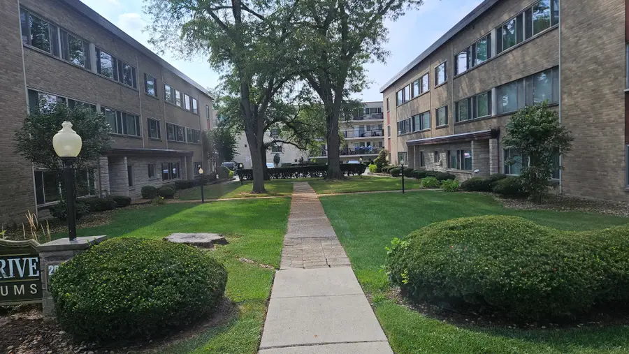 2640 Central Drive #1N, Flossmoor, IL 60422 - #2