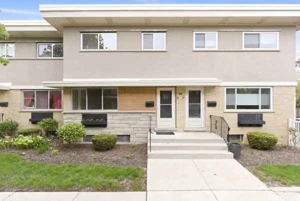 614 S Milwaukee Avenue #E, Libertyville, IL 60048