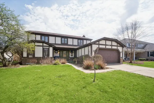 134 Amherst Drive, Bartlett, IL 60103