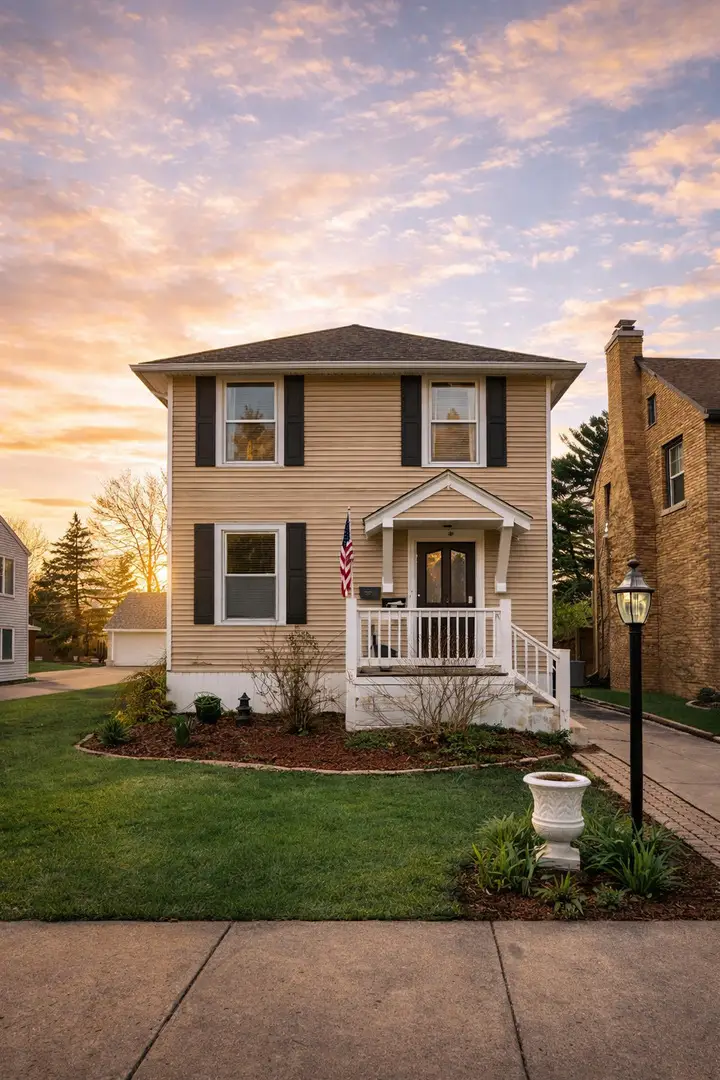 209 S Commonwealth Avenue, Aurora, IL 60506 - #1