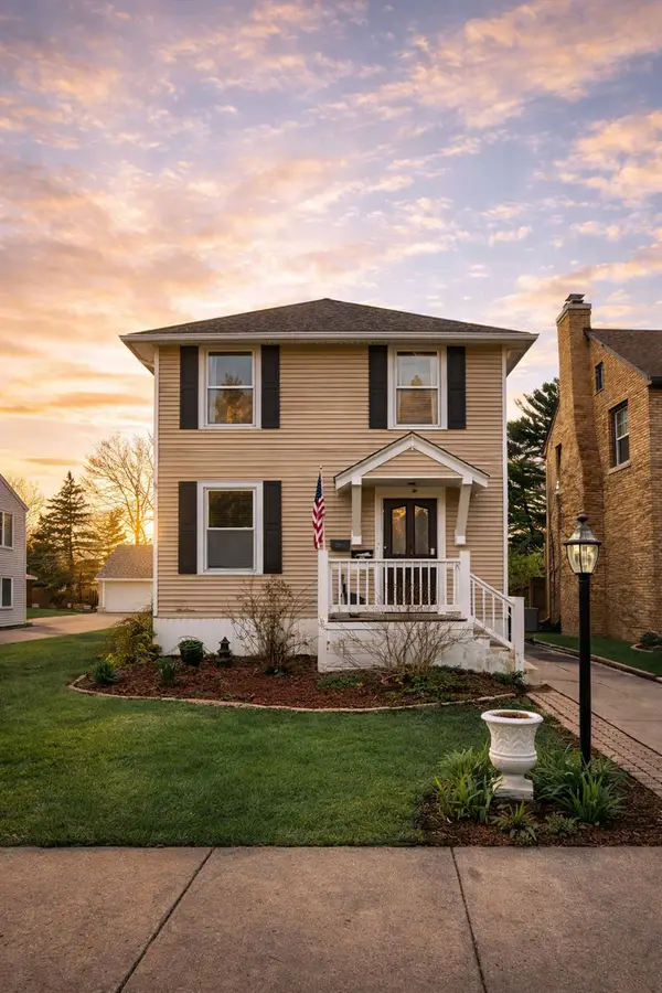 209 S Commonwealth Avenue, Aurora, IL 60506