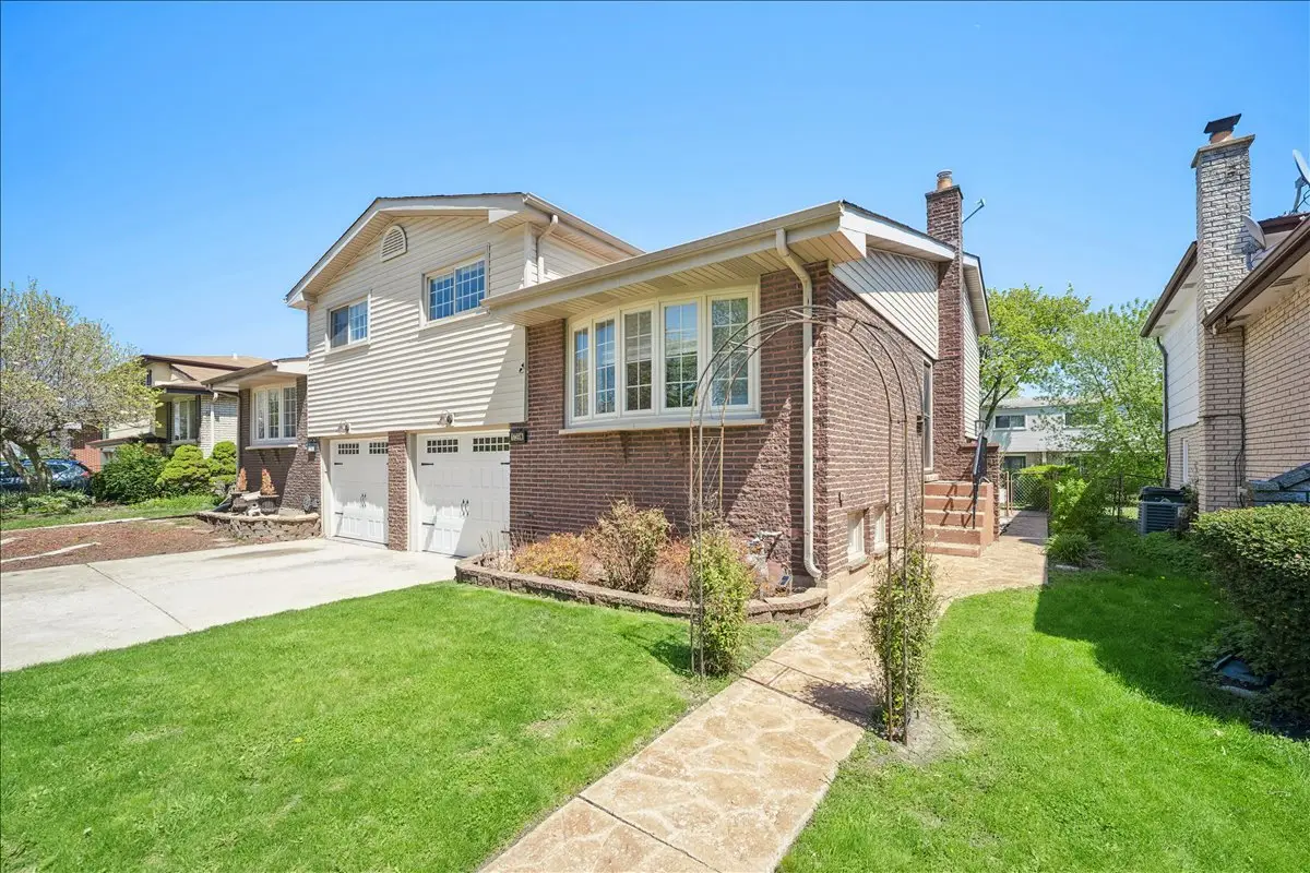 1739 N Windsor Drive, Arlington Heights, IL 60004 - #1