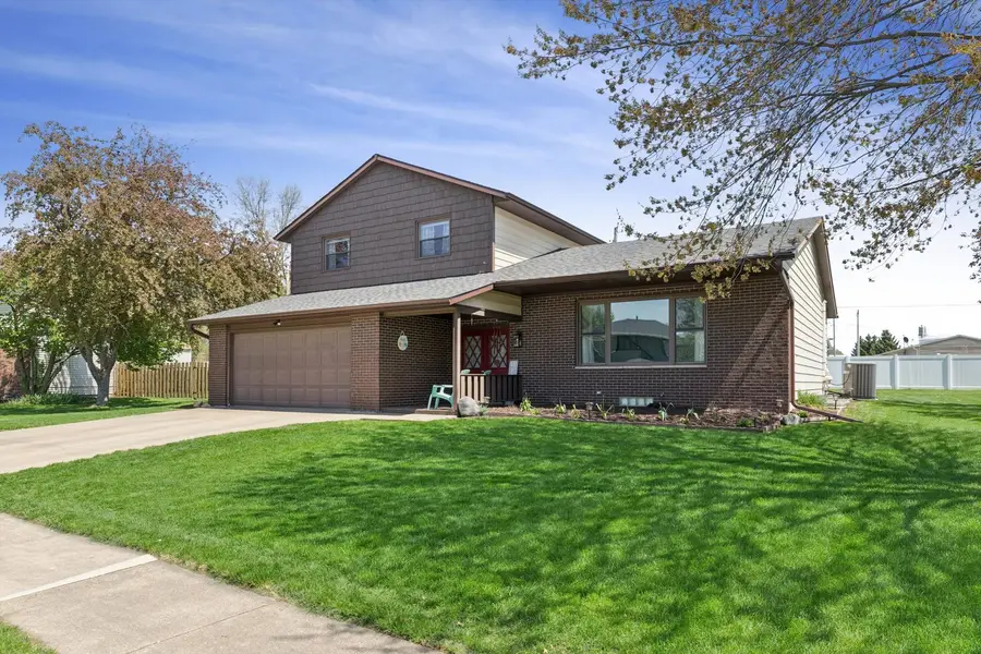 220 10th Circle, De Witt, IA 52742 - #3