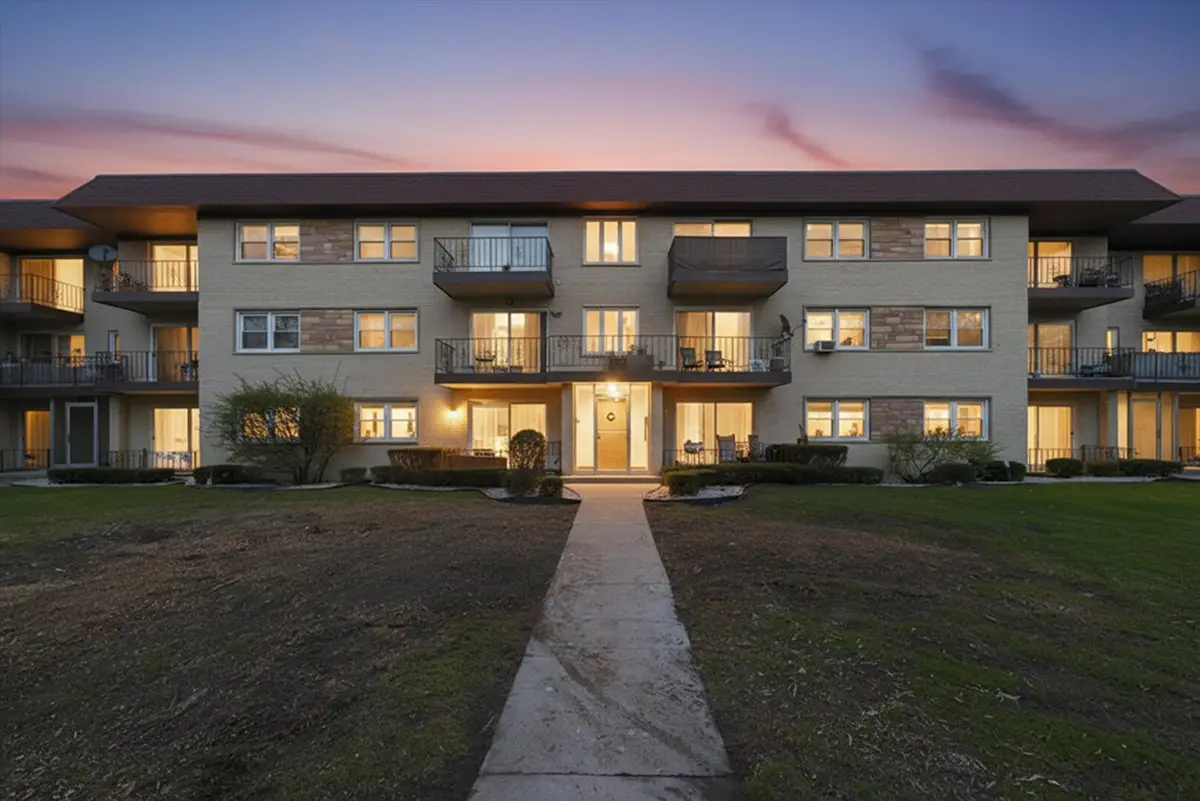 5211 N Potawatomie Avenue #206, Chicago, IL 60656 - #1