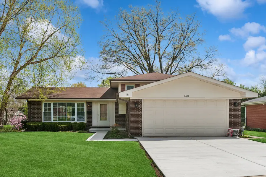 2007 N Spruce Terrace, Arlington Heights, IL 60004 - #2