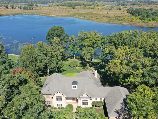 24092 W Old Oak Drive, Mundelein, IL 60060