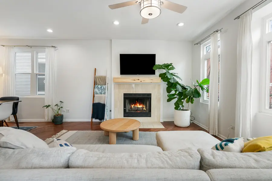 2839 N Wolcott Avenue, Chicago, IL 60657 - #3