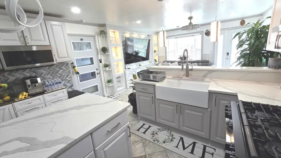 714 Russet Lane, Streamwood, IL 60107 - #2