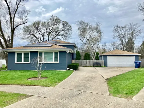 1230 Greenwood Court, Deerfield, IL 60015