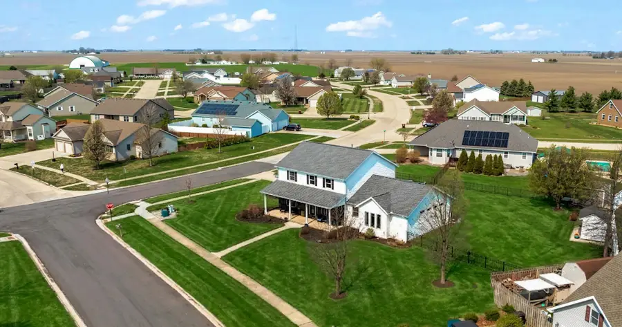 410 W Sangamon Street, Fisher, IL 61843 - #3