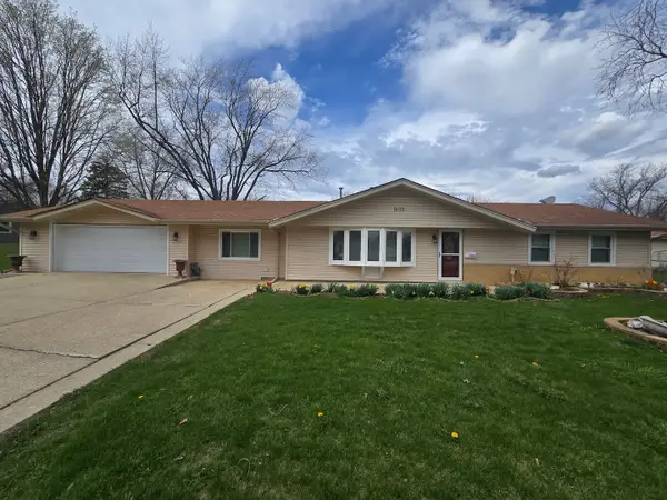 1832 W Weathersfield Way, Schaumburg, IL 60193