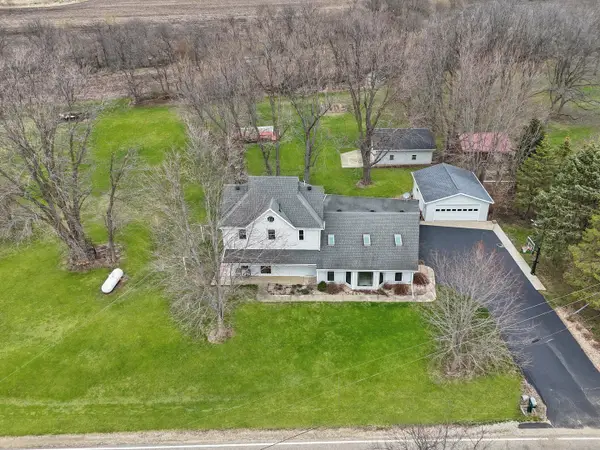 2472 W Red Oak Road, Freeport, IL 61032