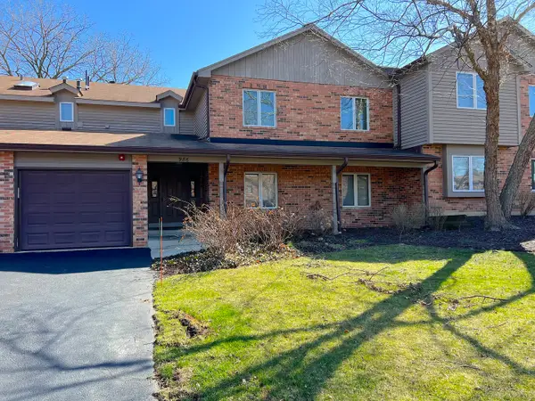 986 West Court #A, Naperville, IL 60563