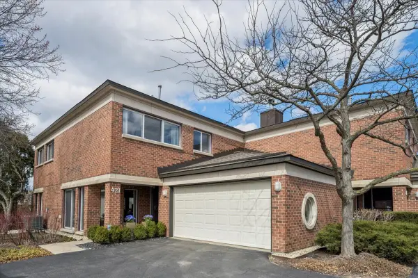 421 Milford Road, Deerfield, IL 60015