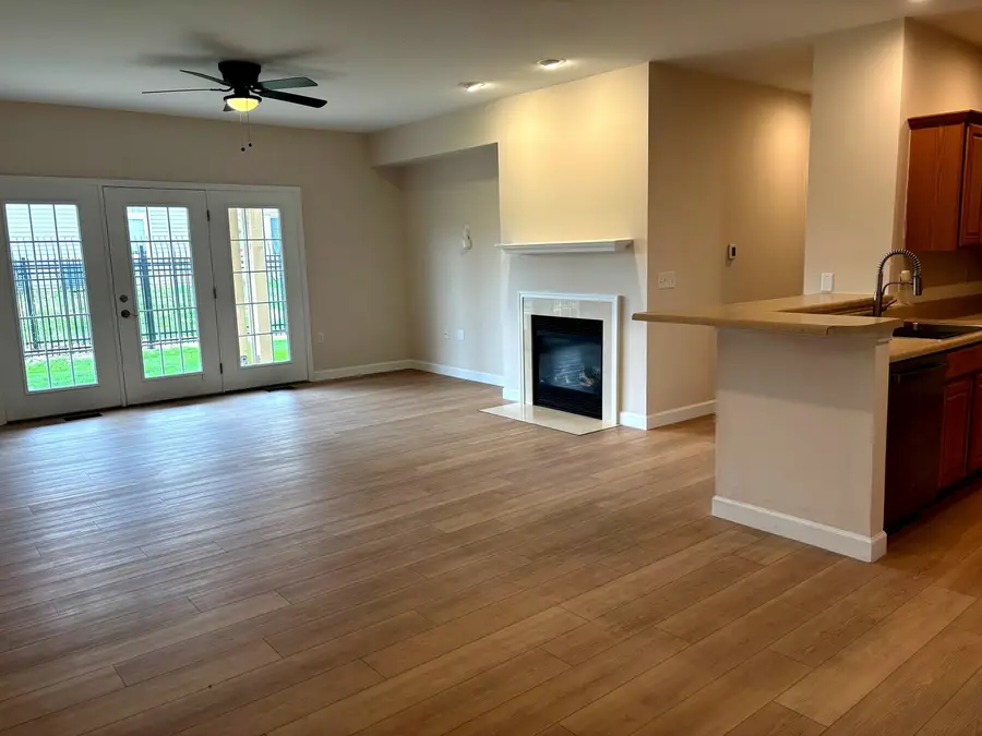 3818 Thornhill Circle #3818, Champaign, IL 61822 - #2