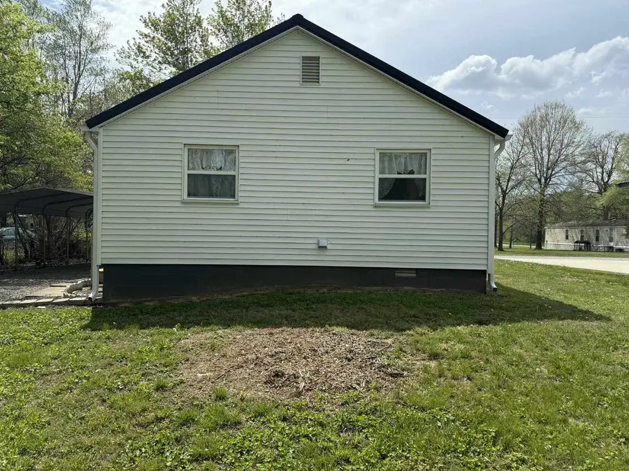 1304 W Benton Street, McLeansboro, IL 62859 - #2