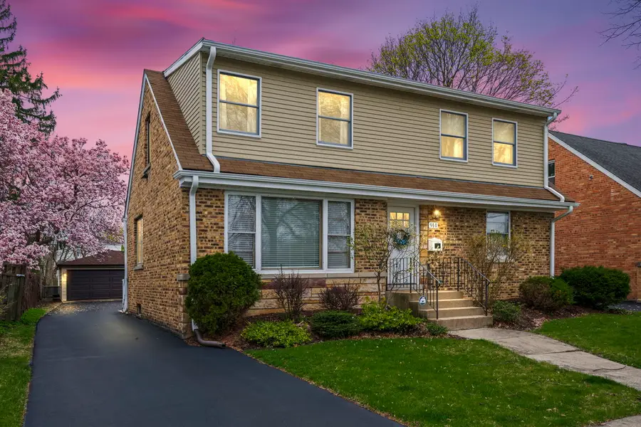 914 N Kennicott Avenue, Arlington Heights, IL 60004 - #3