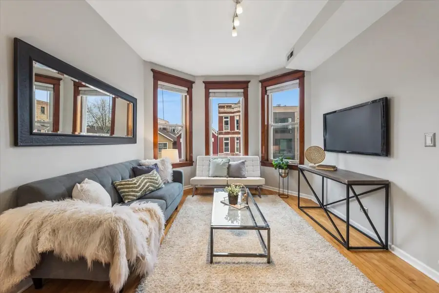 1537 W Augusta Boulevard #2F, Chicago, IL 60642 - #2