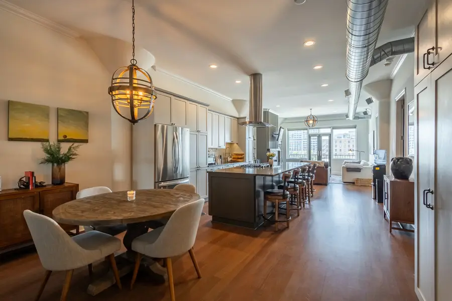 Address Withheld By Seller, Chicago, IL 60607 - #2