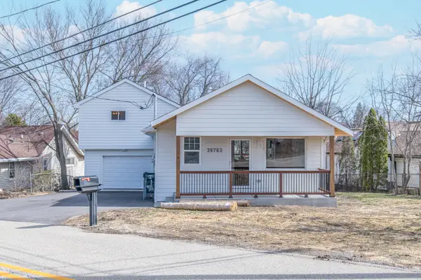 39763 N Rena Avenue, Antioch, IL 60002