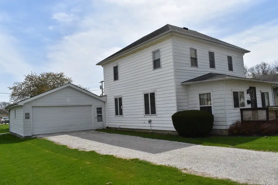 208 S Jefferson Street, Flanagan, IL 61740 - #3