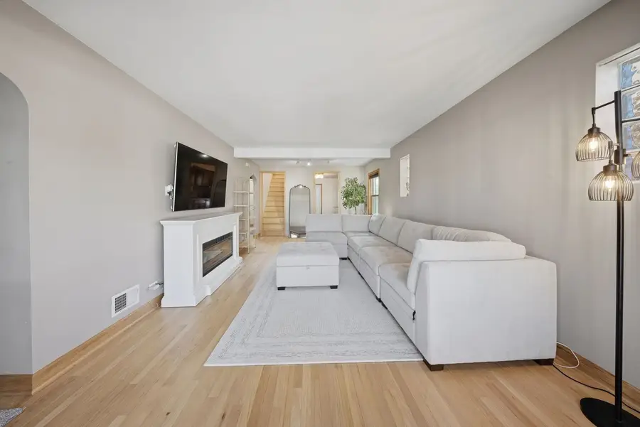 5325 N Meade Avenue, Chicago, IL 60630 - #2