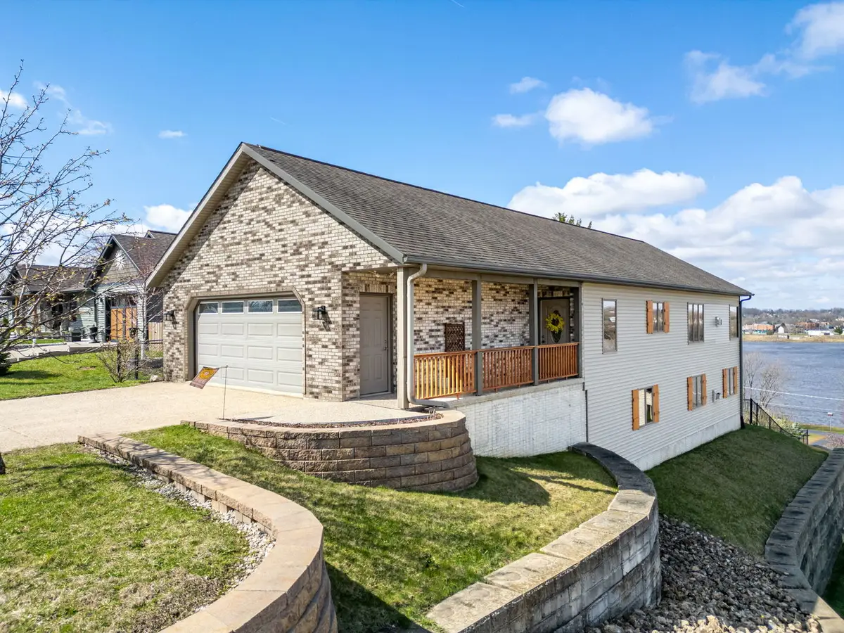 124 5th Street, Fulton, IL 61252 - #1