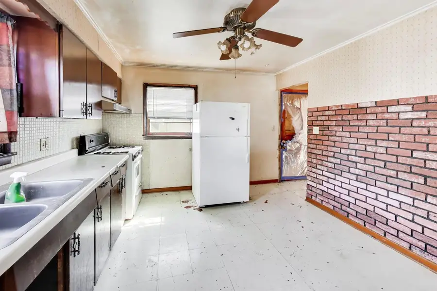 243 S Center Street, Bensenville, IL 60106 - #2