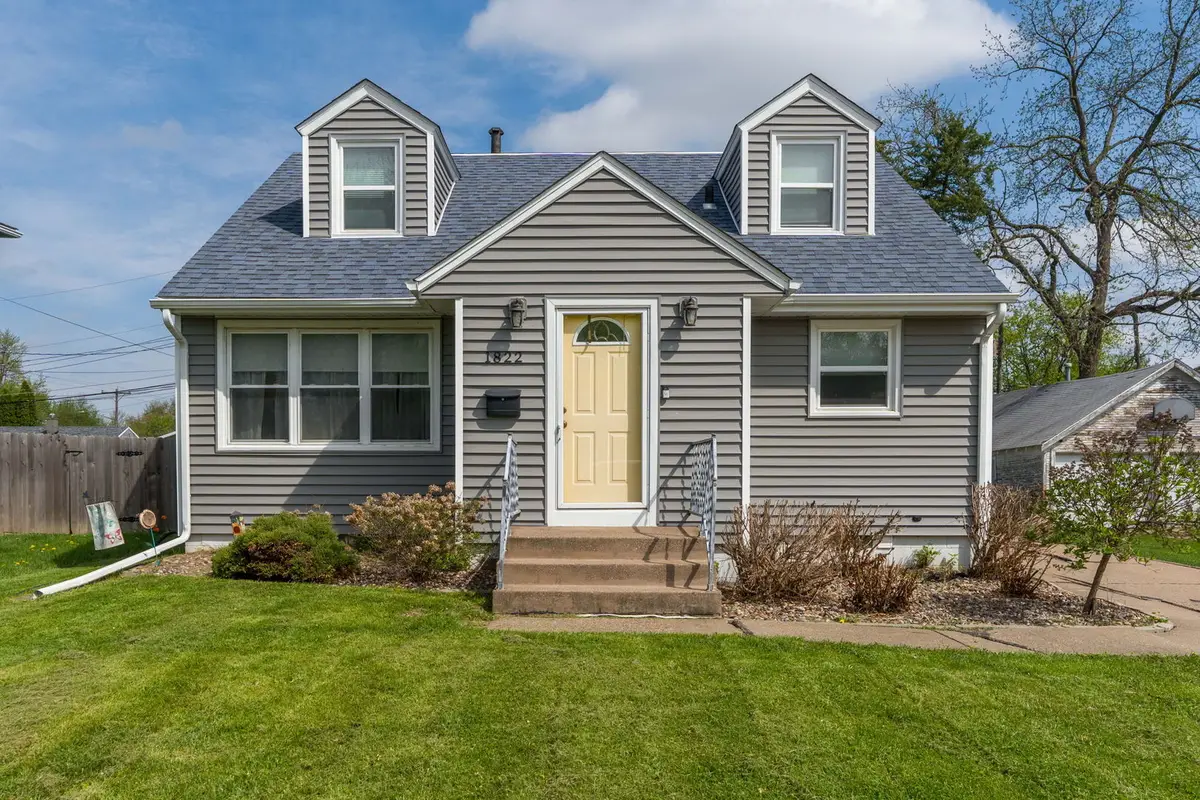 1822 Cody Street, Bettendorf, IA 52722 - #1