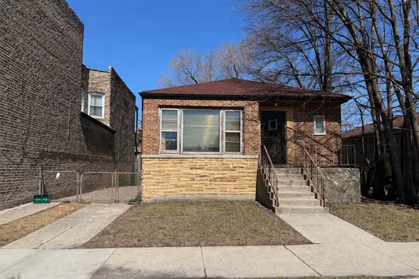 2636 W Pratt Boulevard, Chicago, IL 60645