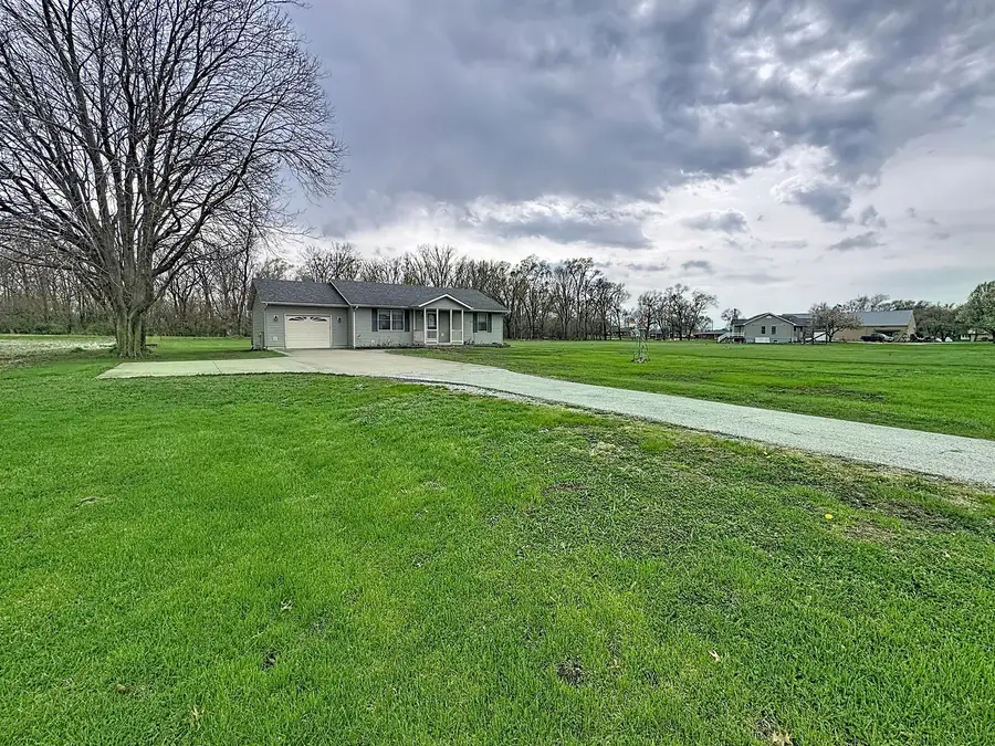 2524 Big Island Parkway, Milan, IL 61264 - #2