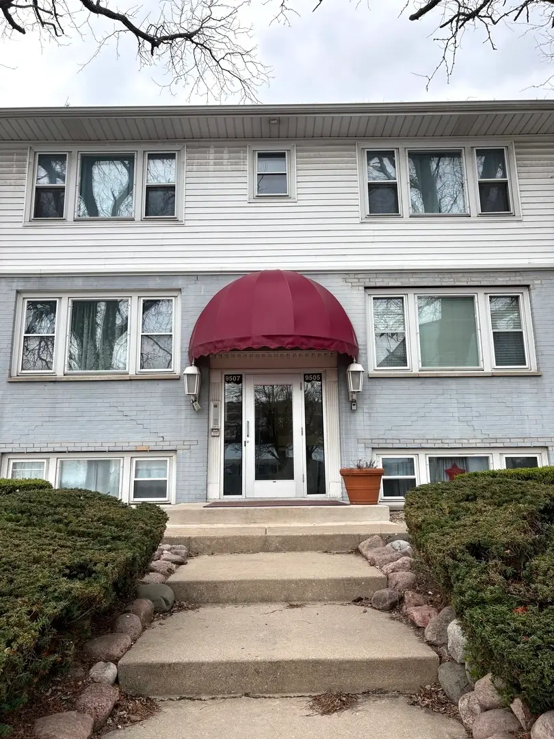 9507 Kelvin Lane #2331, Schiller Park, IL 60176 - #2