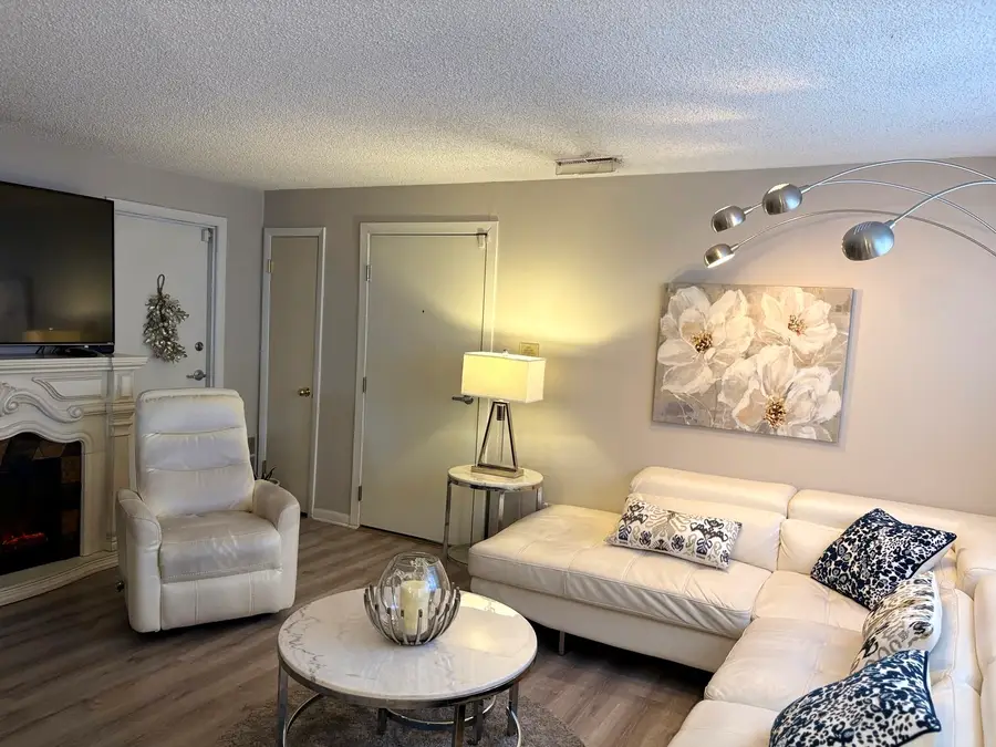 9507 Kelvin Lane #2331, Schiller Park, IL 60176 - #3