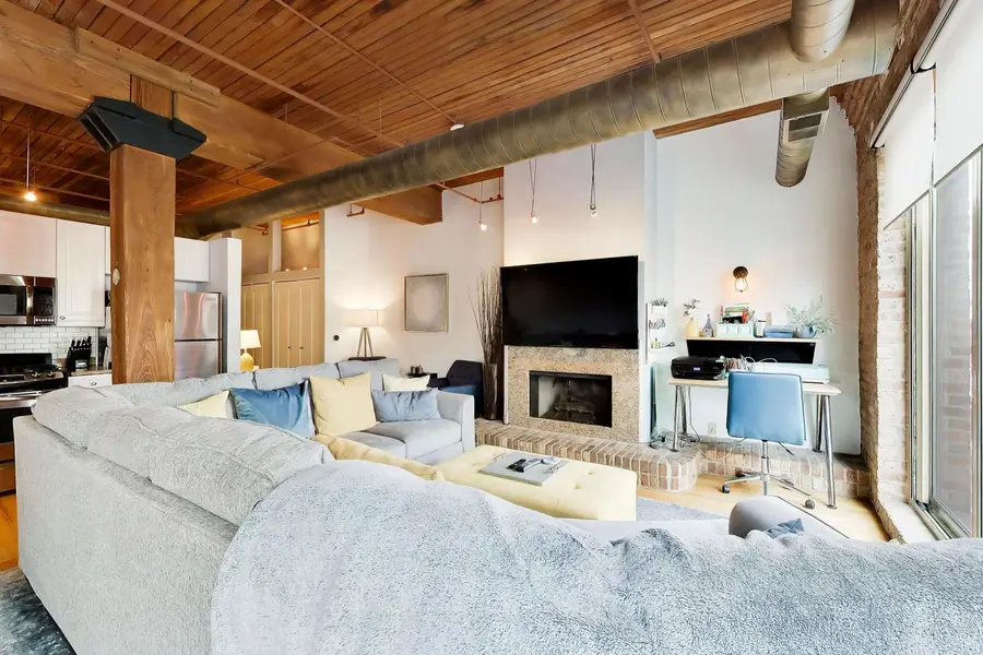 550 N Kingsbury Street #422, Chicago, IL 60654 - #3