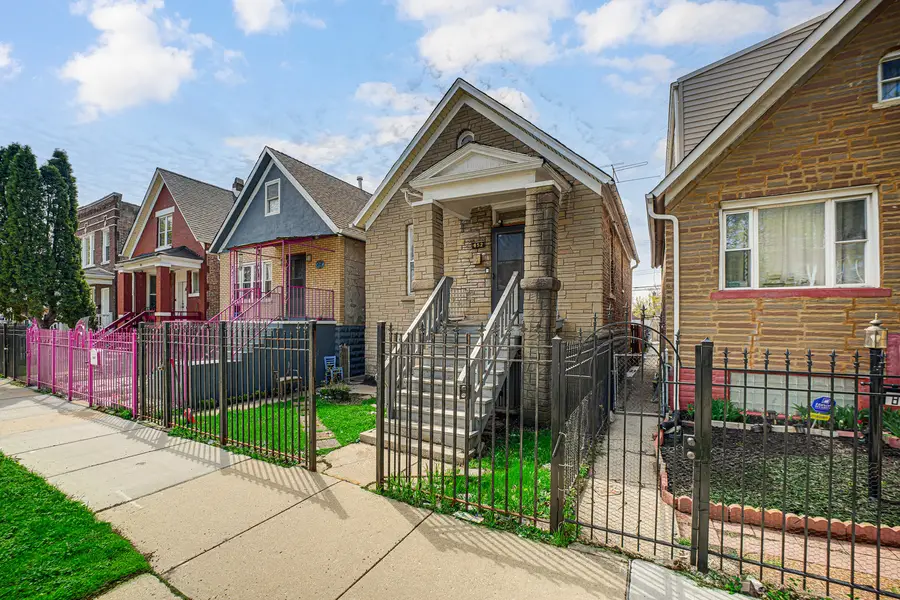 852 N Harding Avenue, Chicago, IL 60651 - #3