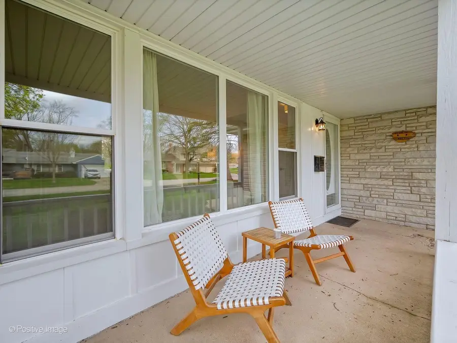 407 10th Court, Saint Charles, IL 60174 - #2