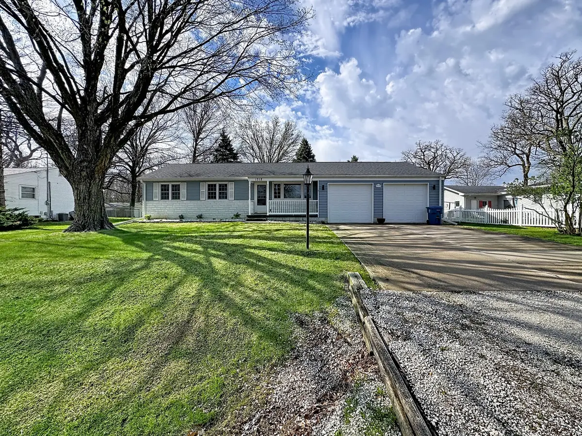1312 32nd Avenue Court, East Moline, IL 61244 - #1