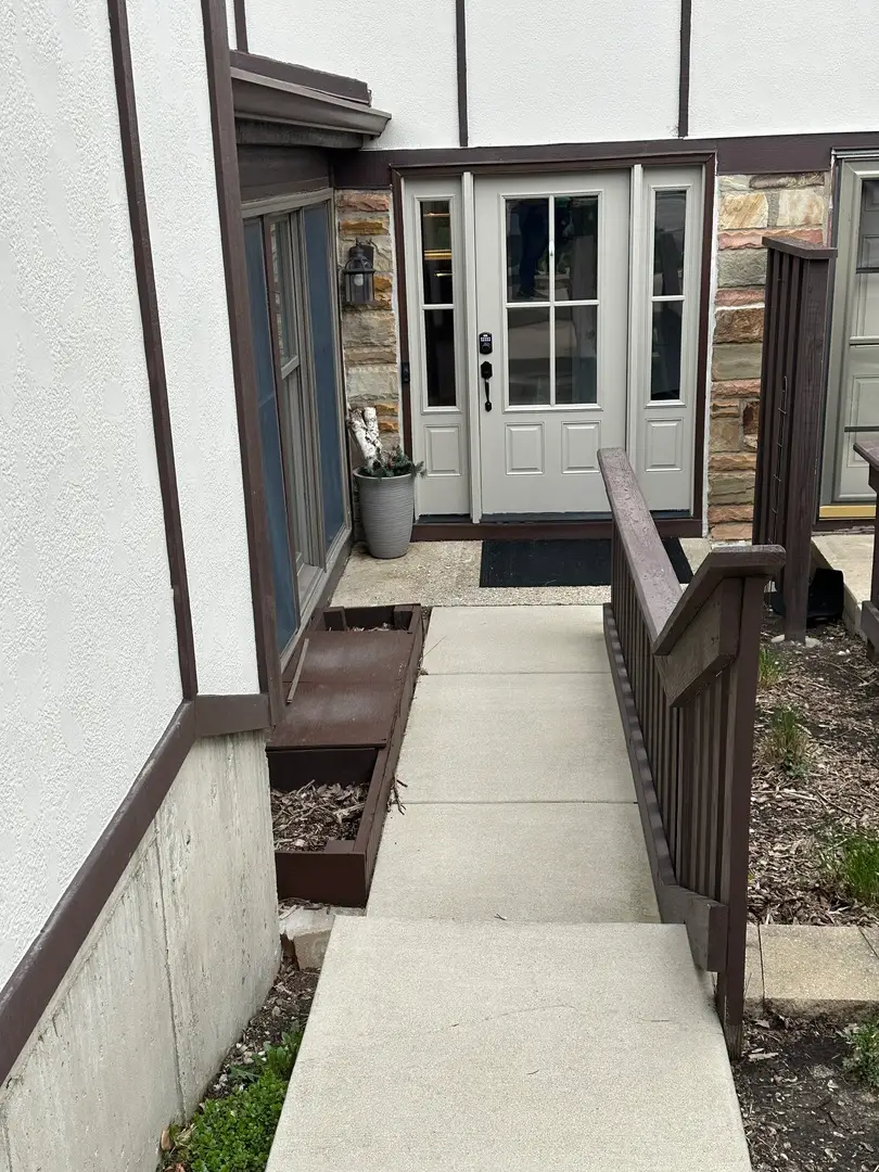 32 White Oak Circle, Saint Charles, IL 60174 - #1