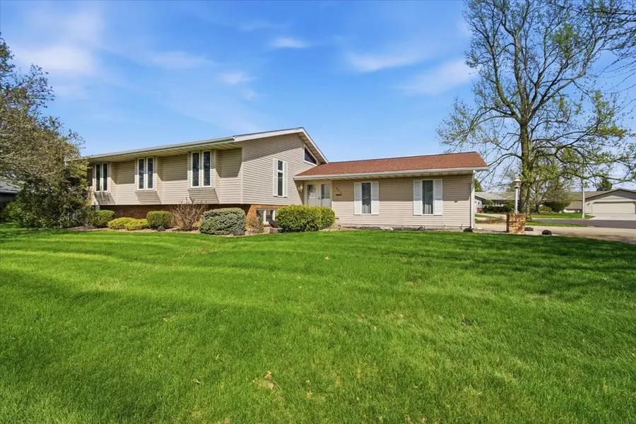 504 S School Street, Minier, IL 61759 - #2