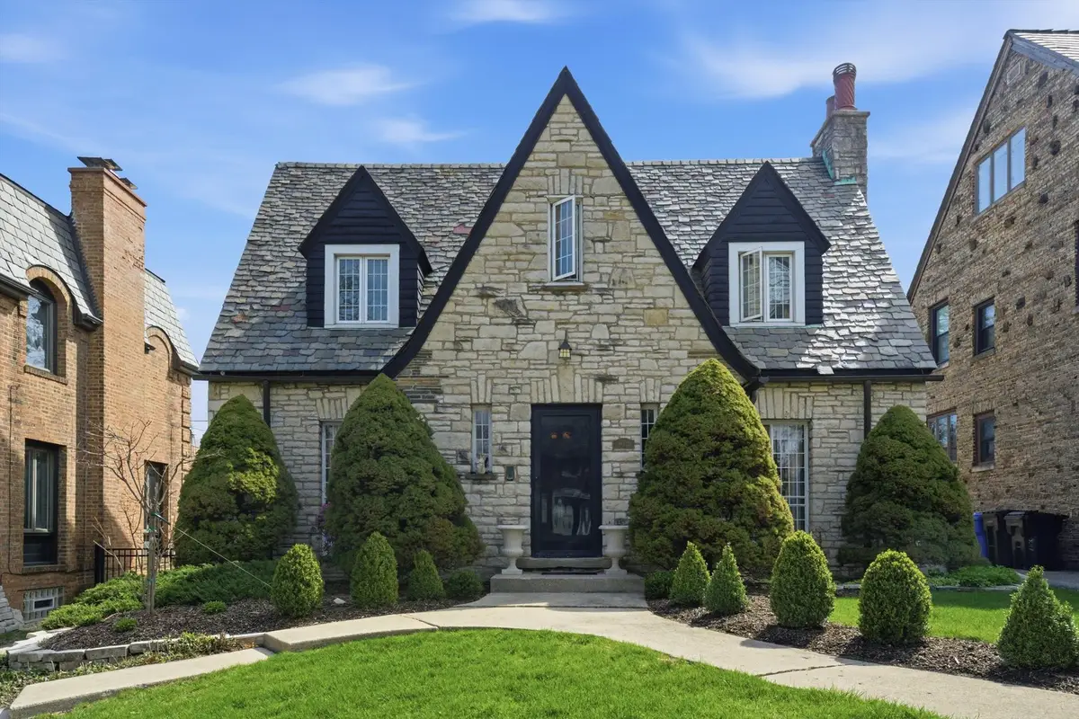 9011 S Leavitt Street, Chicago, IL 60643 - #1