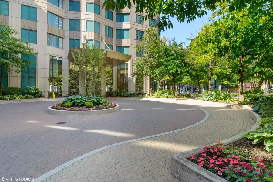 400 N La Salle Drive #2002, Chicago, IL 60654 - #2