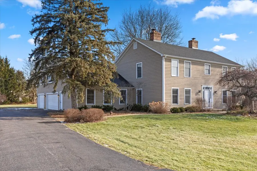 2321 Steeple Chase Circle W, Libertyville, IL 60048 - #2