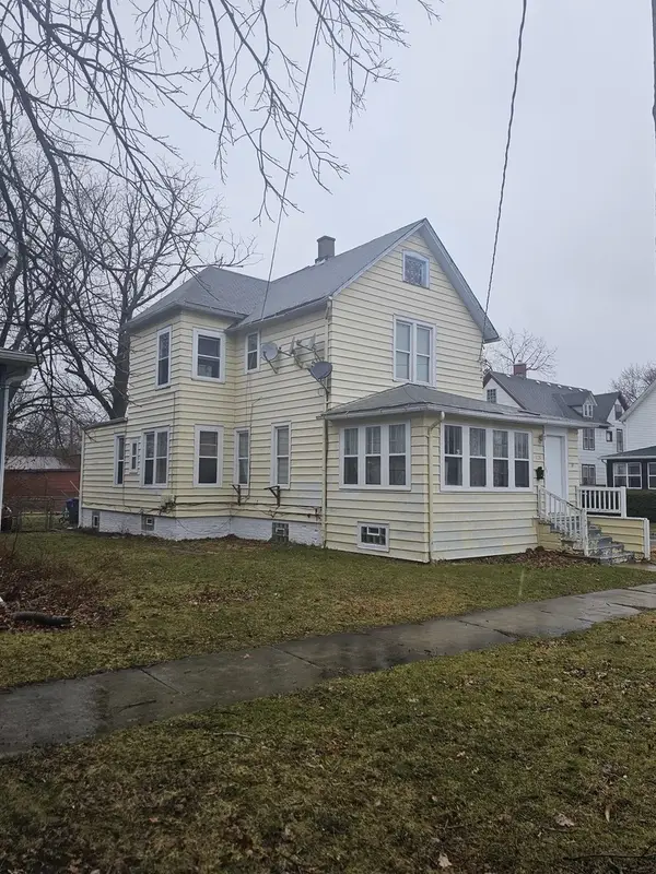 728 N Ash Street, Waukegan, IL 60085