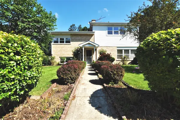 910 Hollywood Avenue, Des Plaines, IL 60016