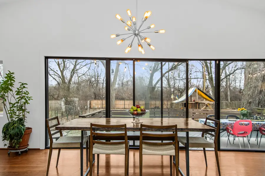 6323 N Kirkwood Avenue, Chicago, IL 60646 - #2