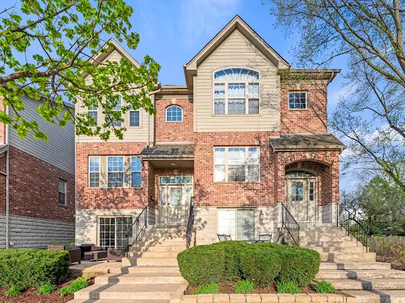 265 N Wilmette Avenue, Westmont, IL 60559 - #1