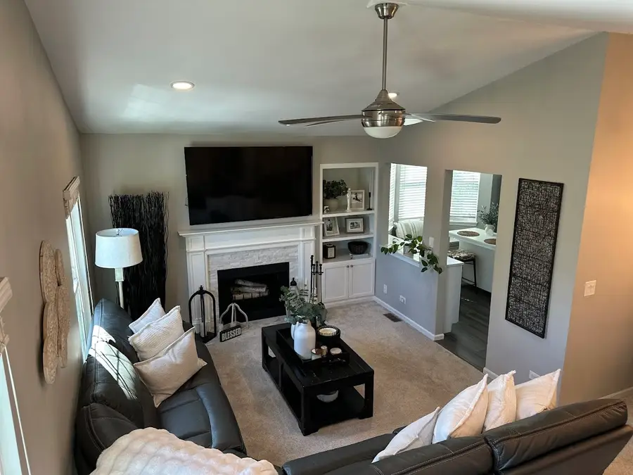 757 Grosse Pointe Circle #19-2, Vernon Hills, IL 60061 - #2