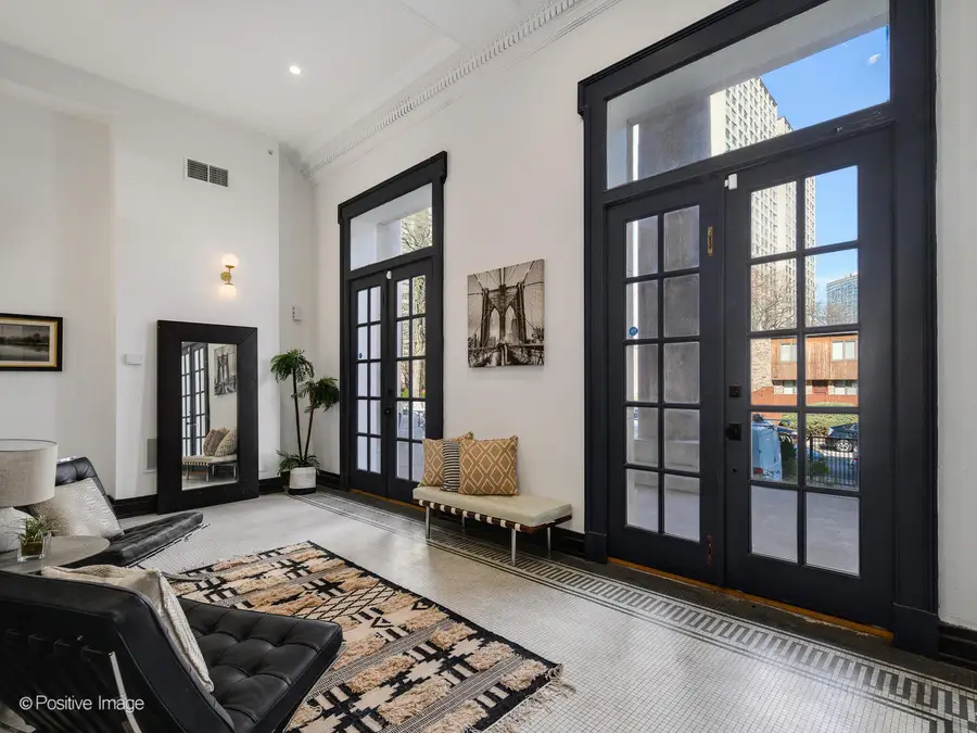 4840 S Dorchester Avenue #1, Chicago, IL 60615 - #2