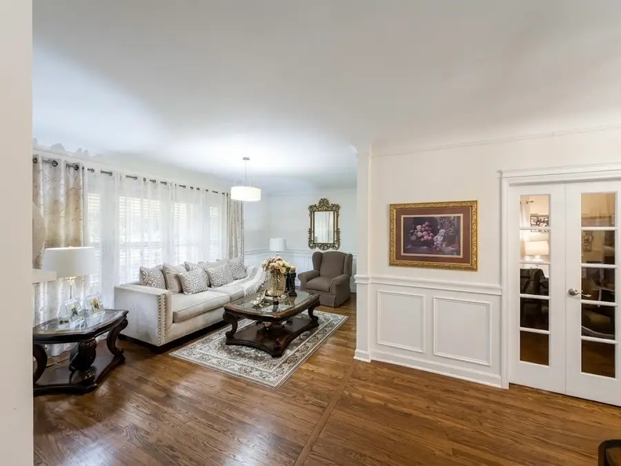 5549 N Parkside Avenue, Chicago, IL 60630 - #2